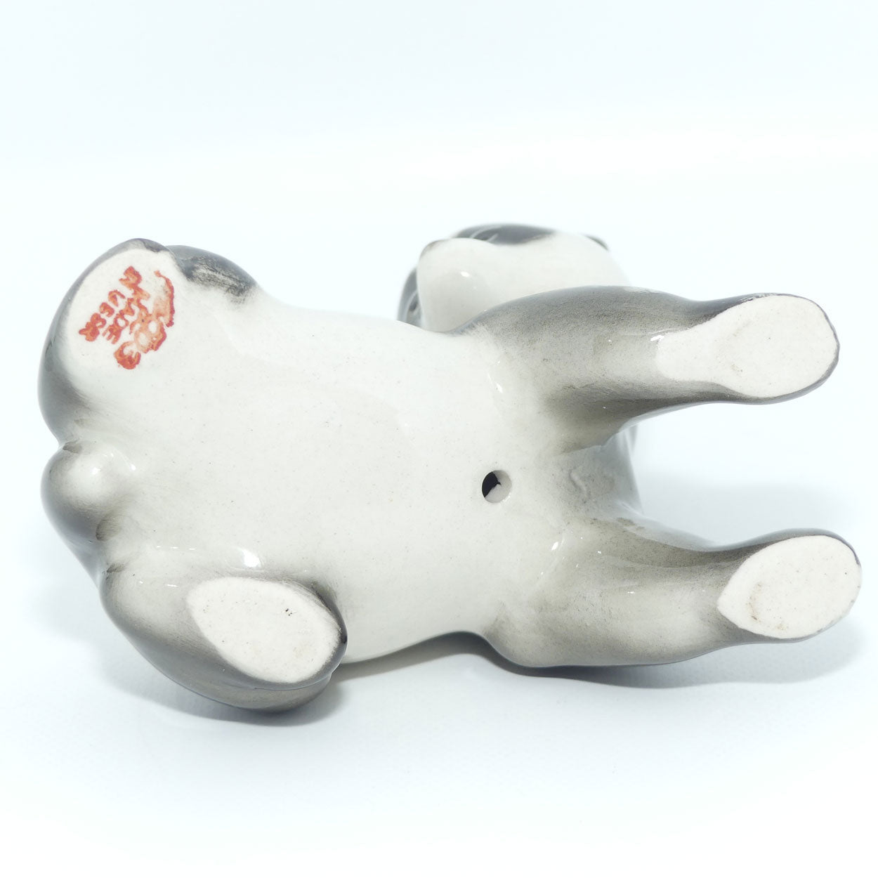 lomonosov-russia-baby-panda-figure-1