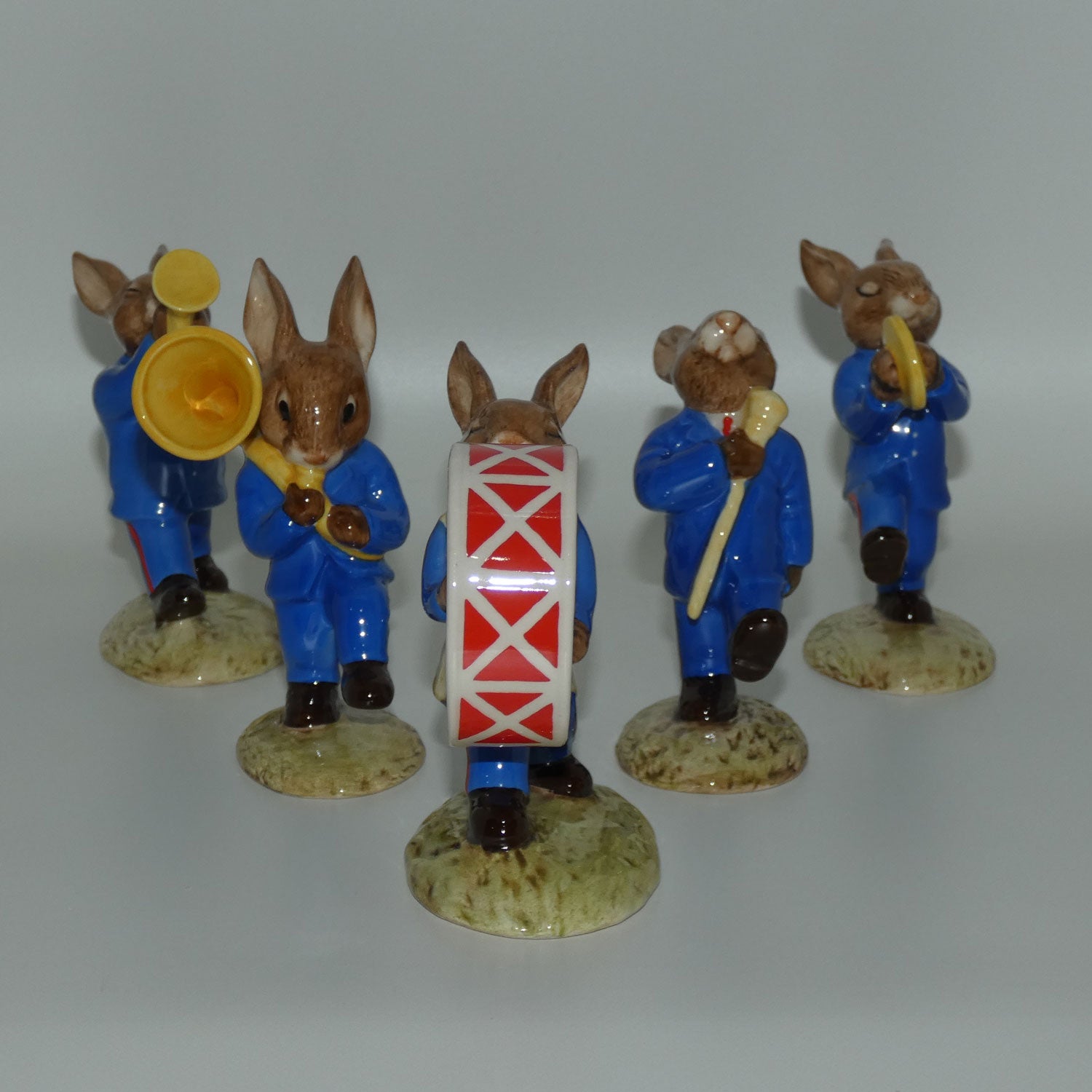 db86-90-royal-doulton-bunnykins-blue-oompah-band-set