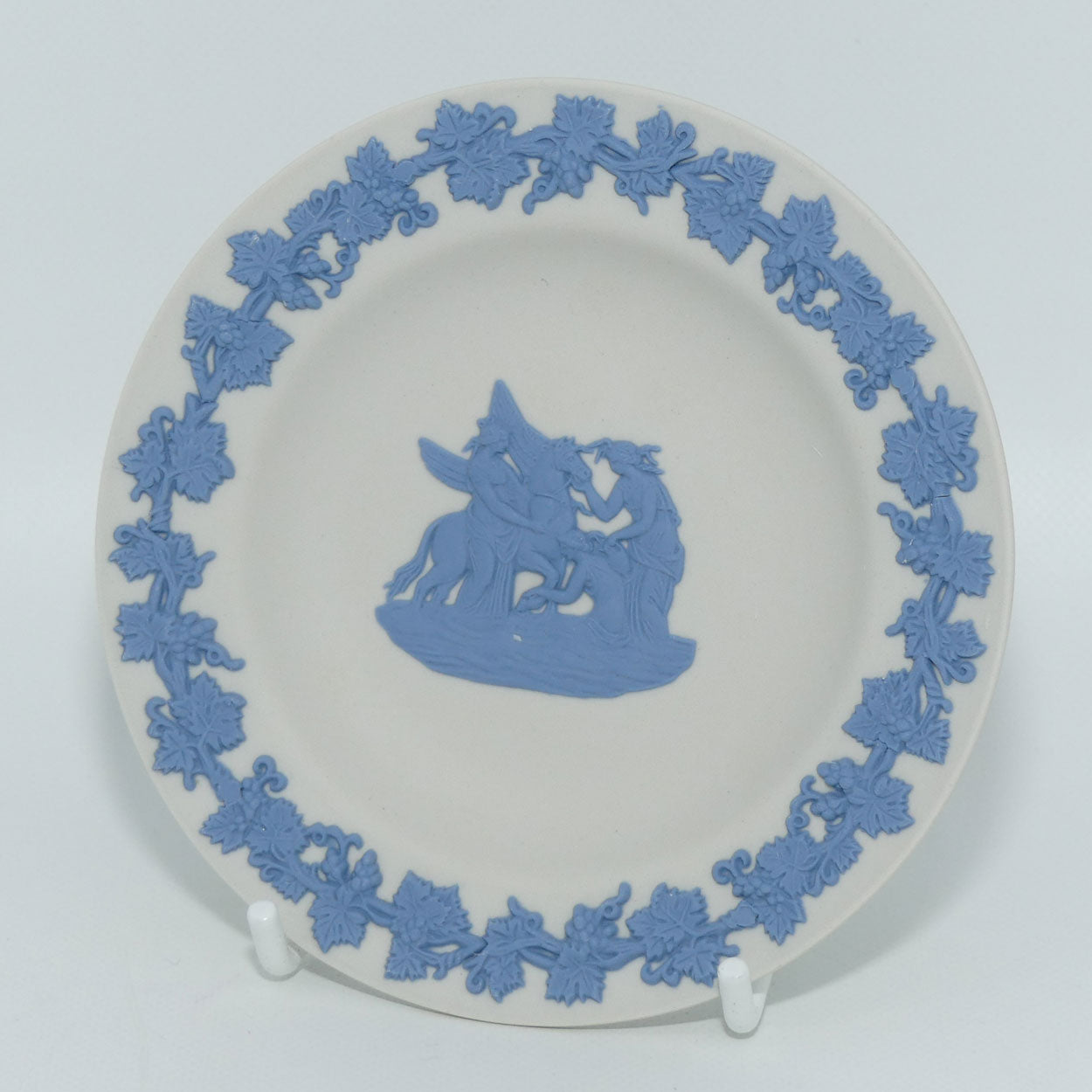 wedgwood-jasper-pale-blue-on-white-maidens-watering-pegasus-boxed