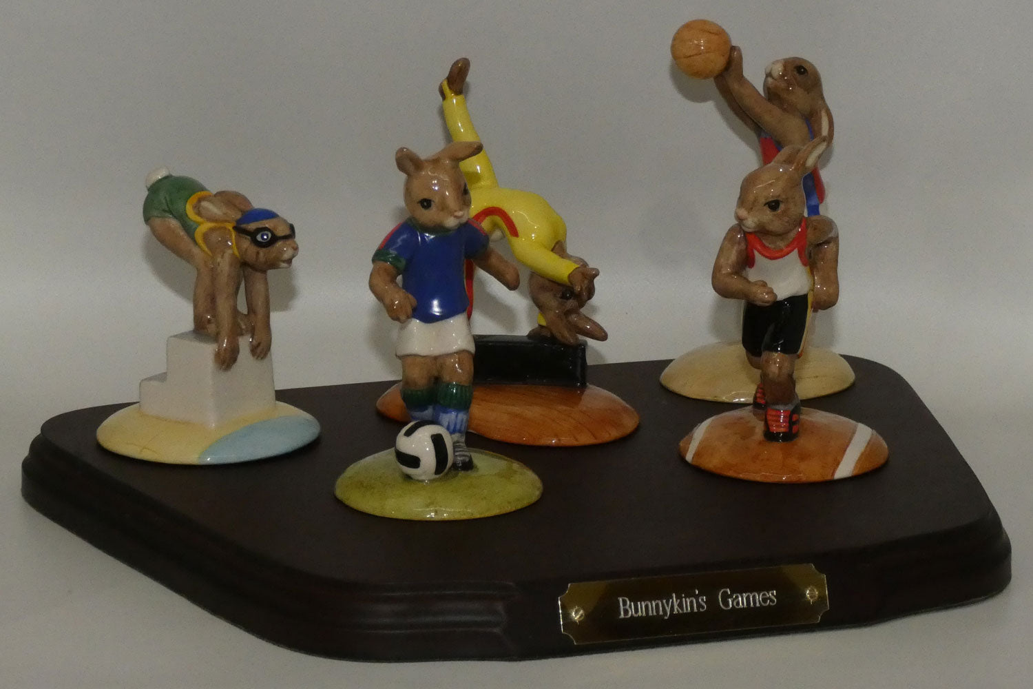 db205-209-royal-doulton-bunnykins-bunnykins-games-set-ltd-ed