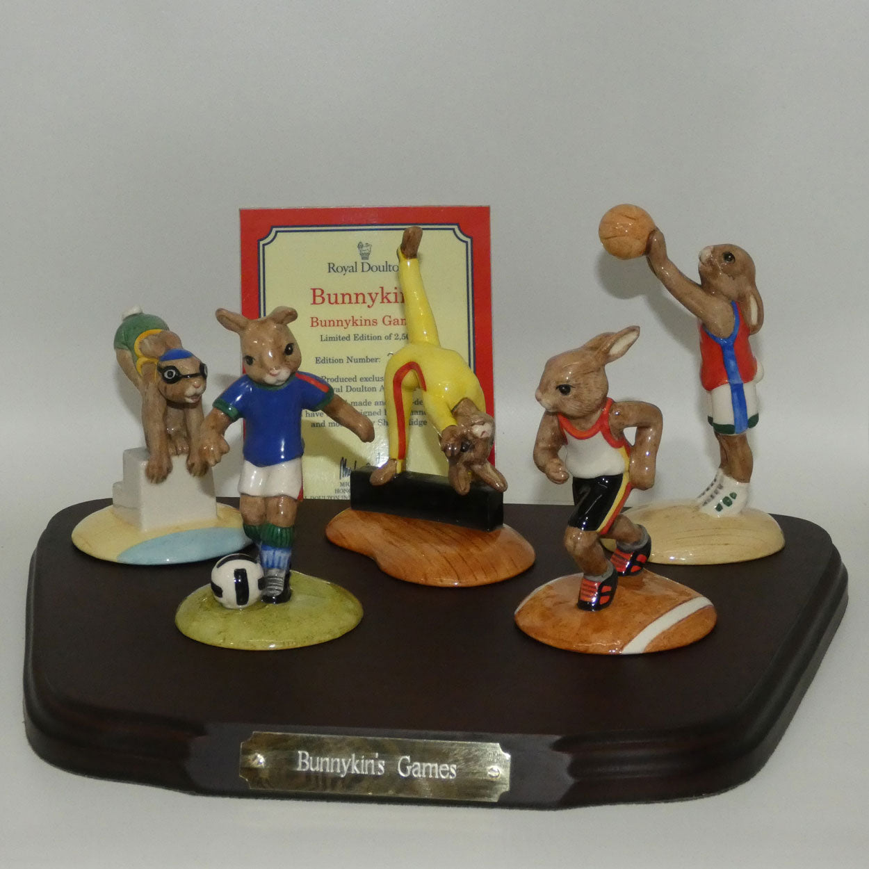 db205-209-royal-doulton-bunnykins-bunnykins-games-set-ltd-ed