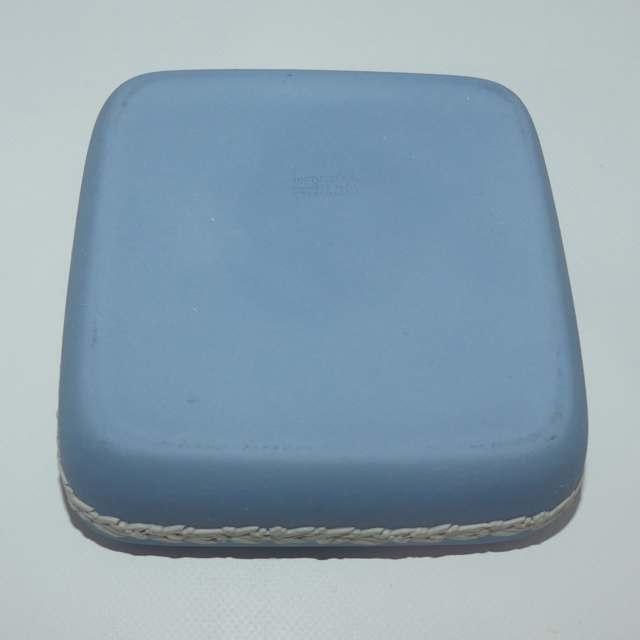 wedgwood-jasper-australian-1788-1988-captain-arthur-phillip-square-trinket