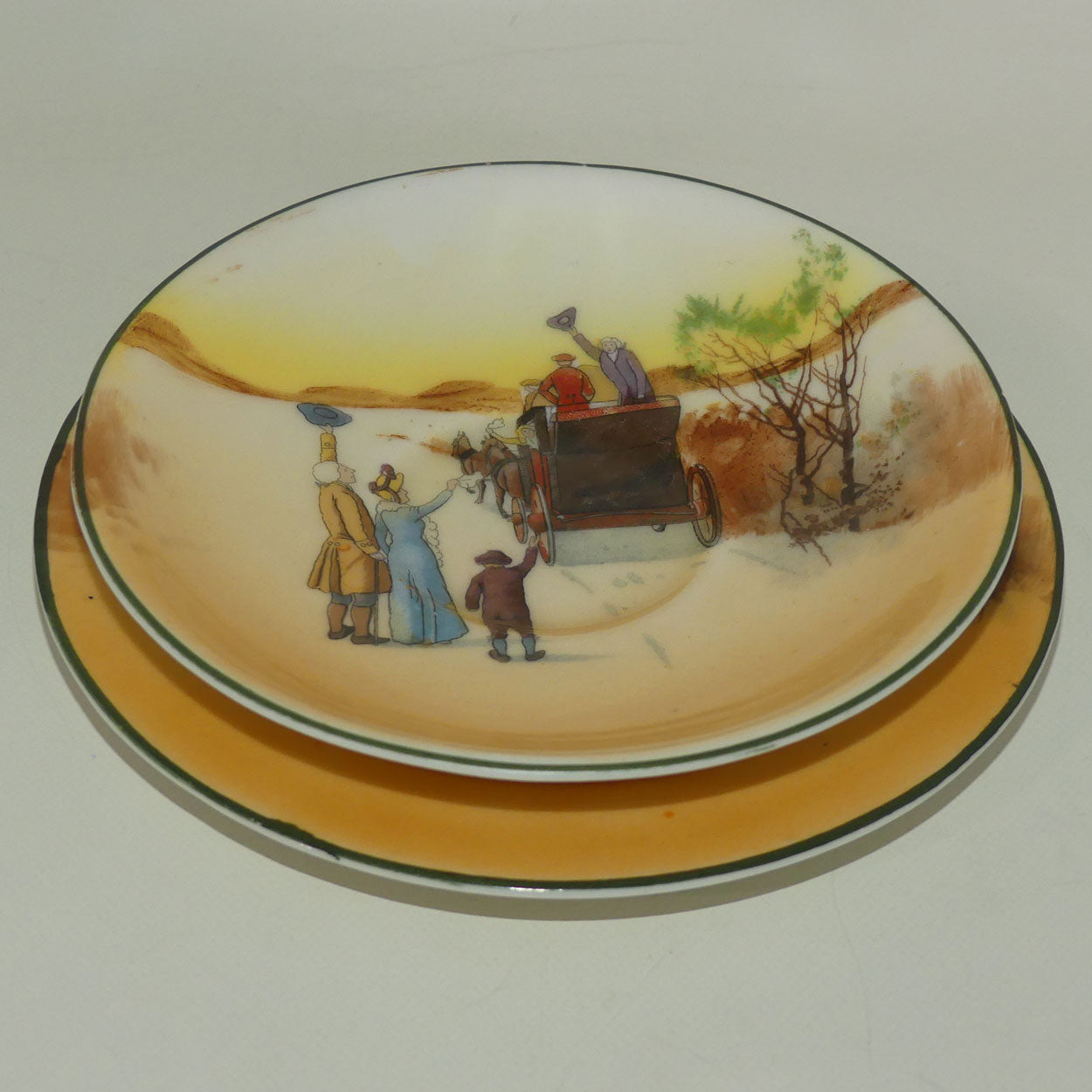 royal-doulton-coaching-days-cecil-shape-trio-e3804-round-plate-3