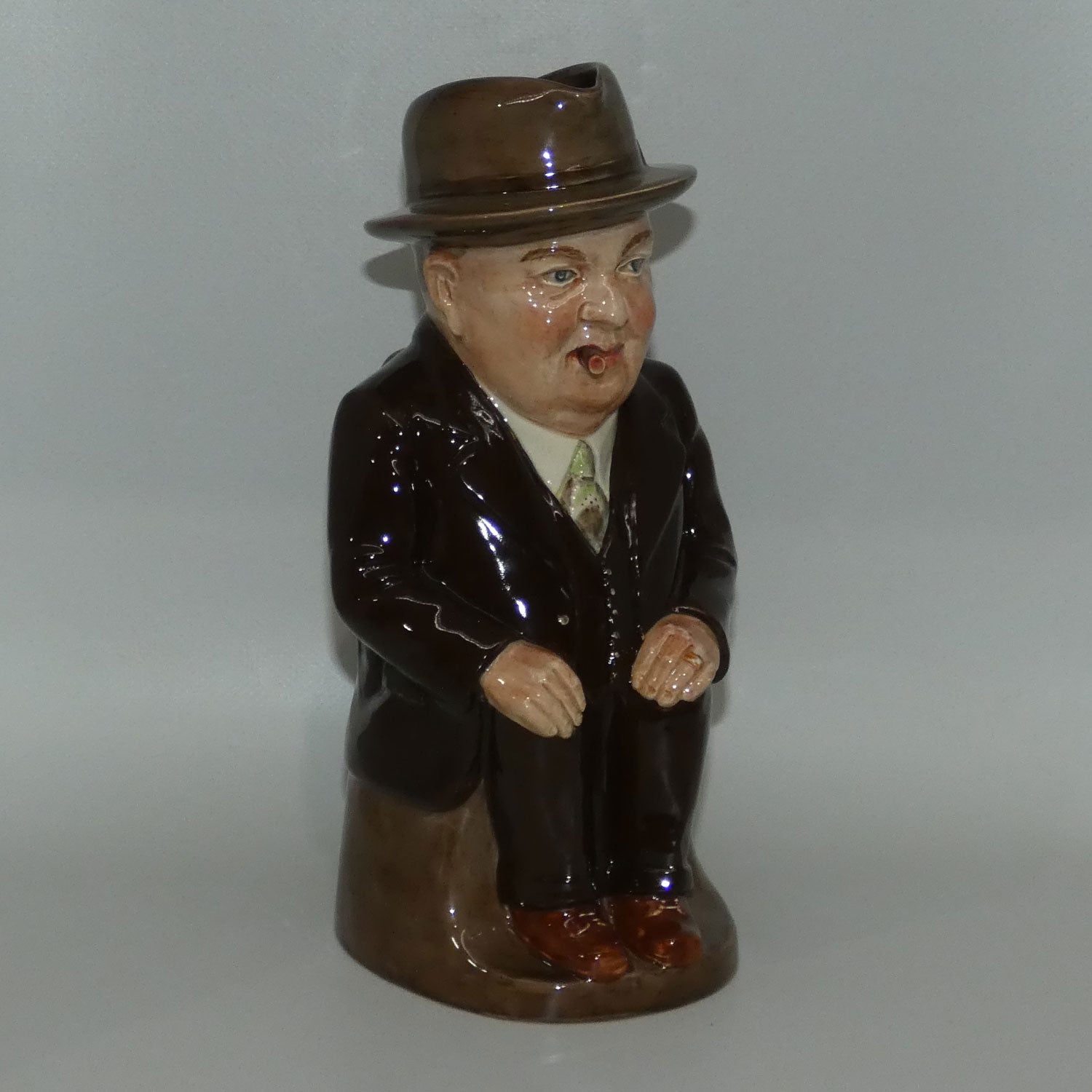 d-royal-doulton-toby-jug-cliff-cornell-brown-coat
