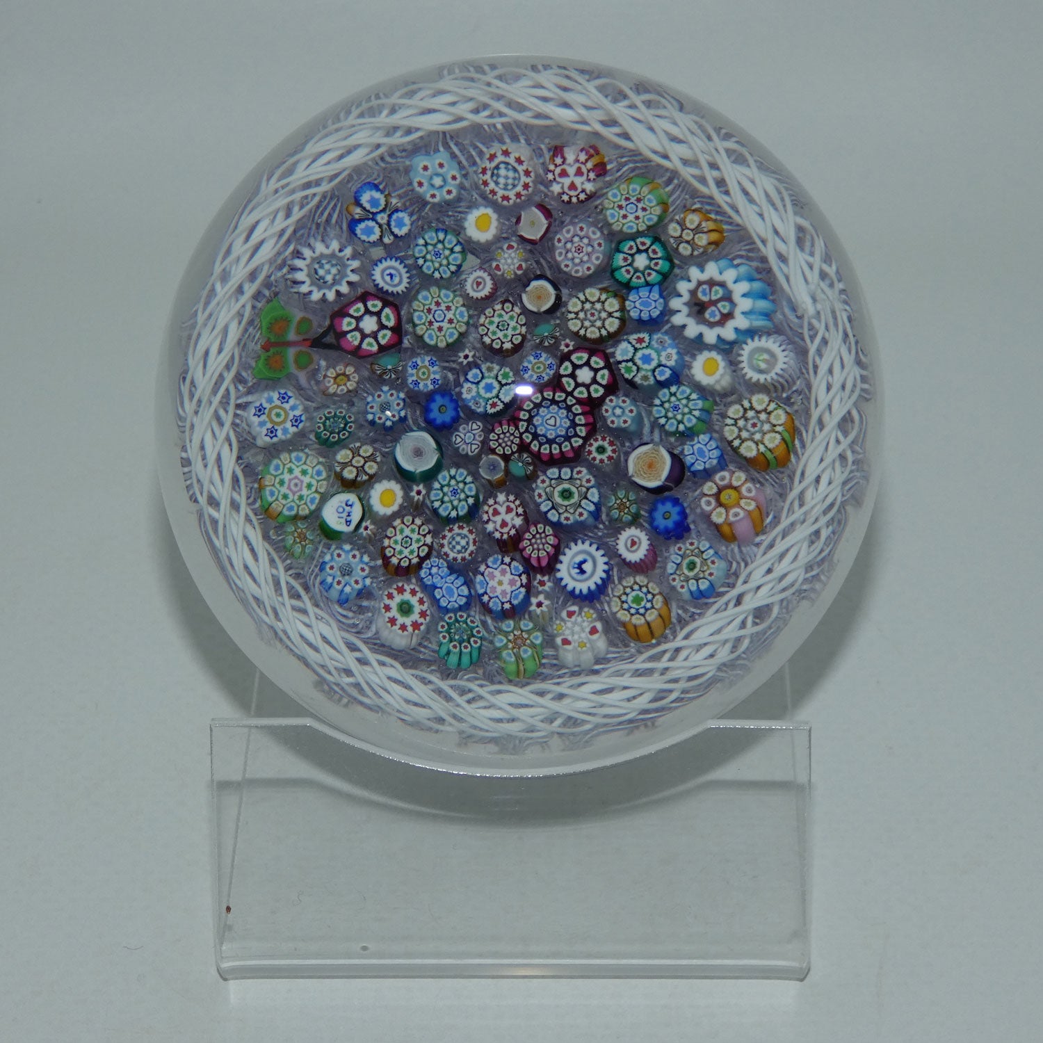 john-deacons-scotland-closepack-millefiori-torsade-mauve-lace-magnum-paperweight