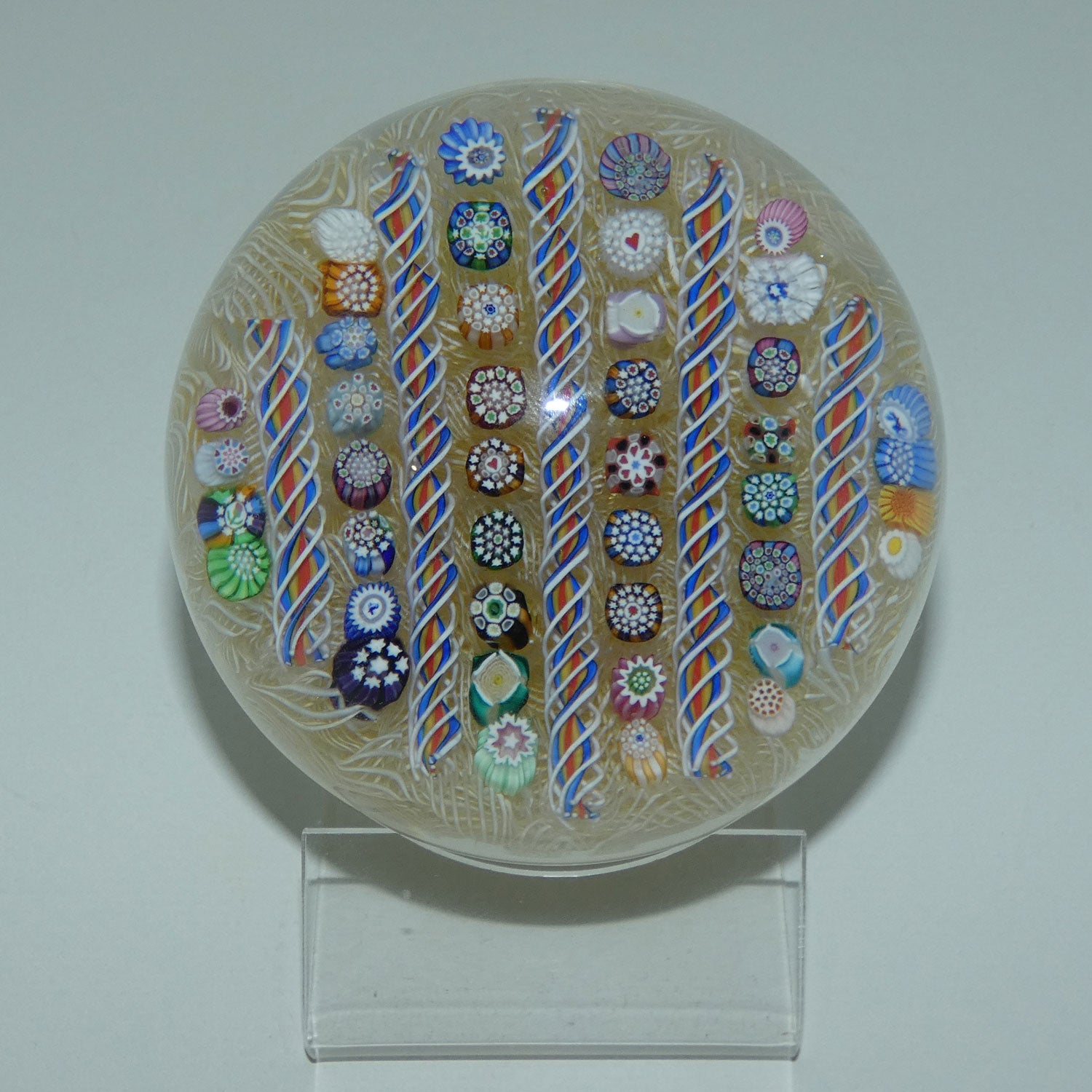john-deacons-scotland-complex-linear-magnum-cream-paperweight