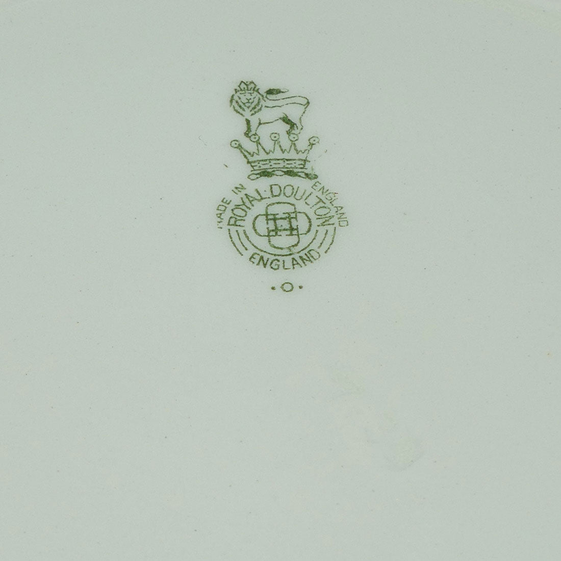 royal-doulton-coaching-days-large-round-26cm-plate-1