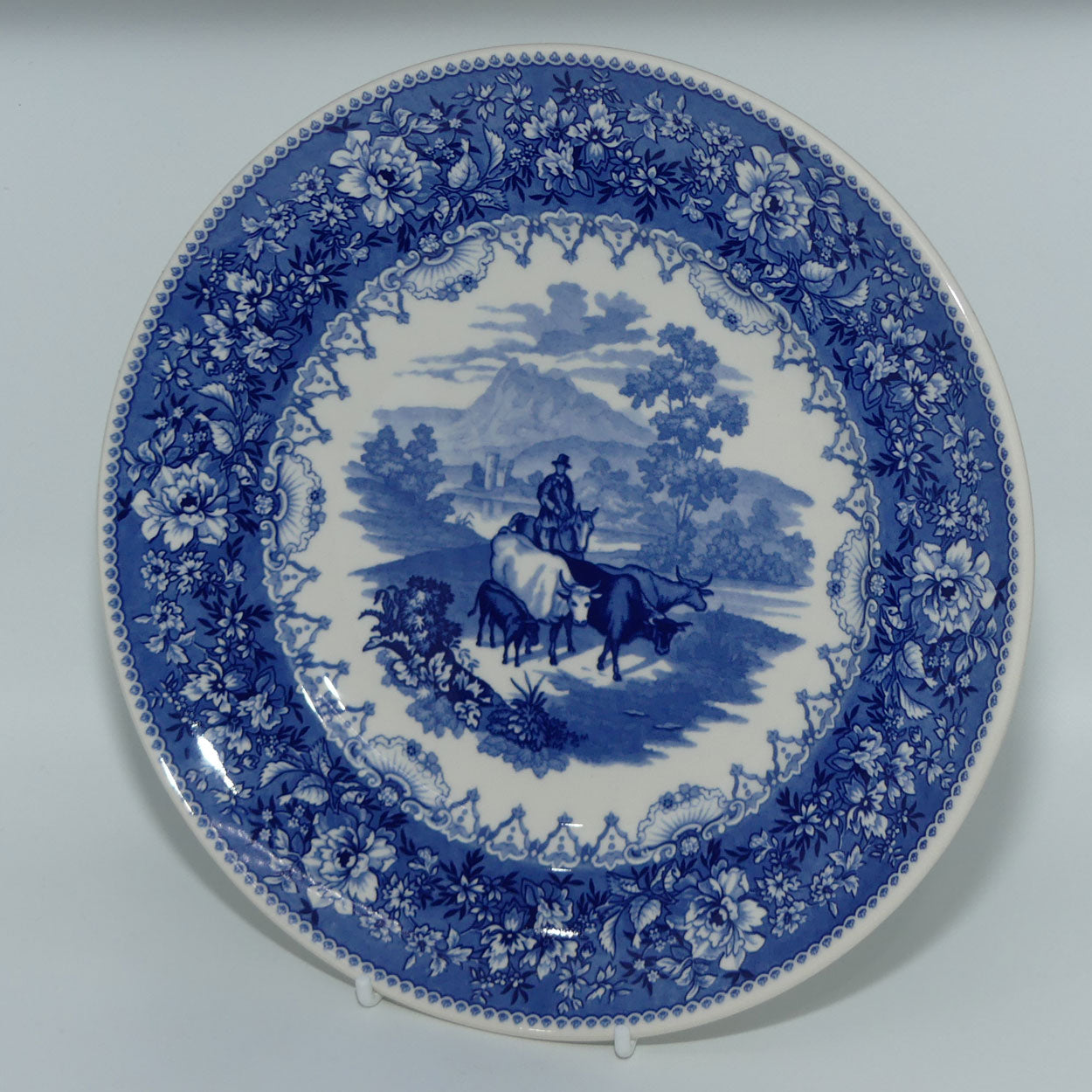 wedgwood-queens-ware-blue-and-white-collection-plate-the-drover