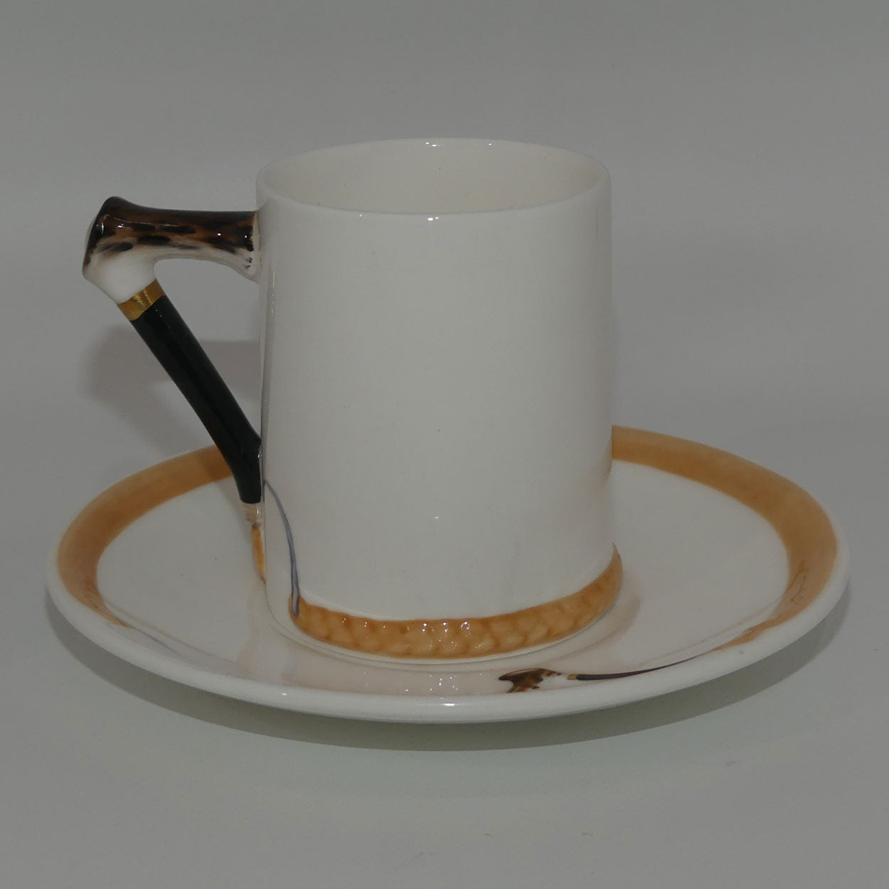 royal-doulton-reynard-the-fox-coffee-cup-and-saucer-h4927-fox-lying
