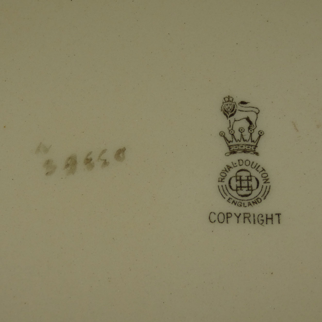 royal-doulton-dutch-c-plate-d3388