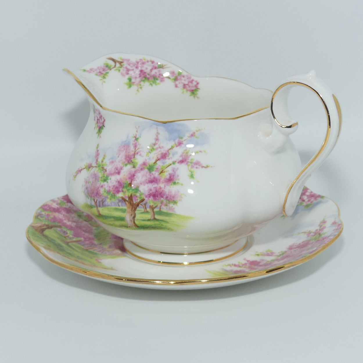 royal-albert-england-blossom-time-gravy-boat-and-underplate