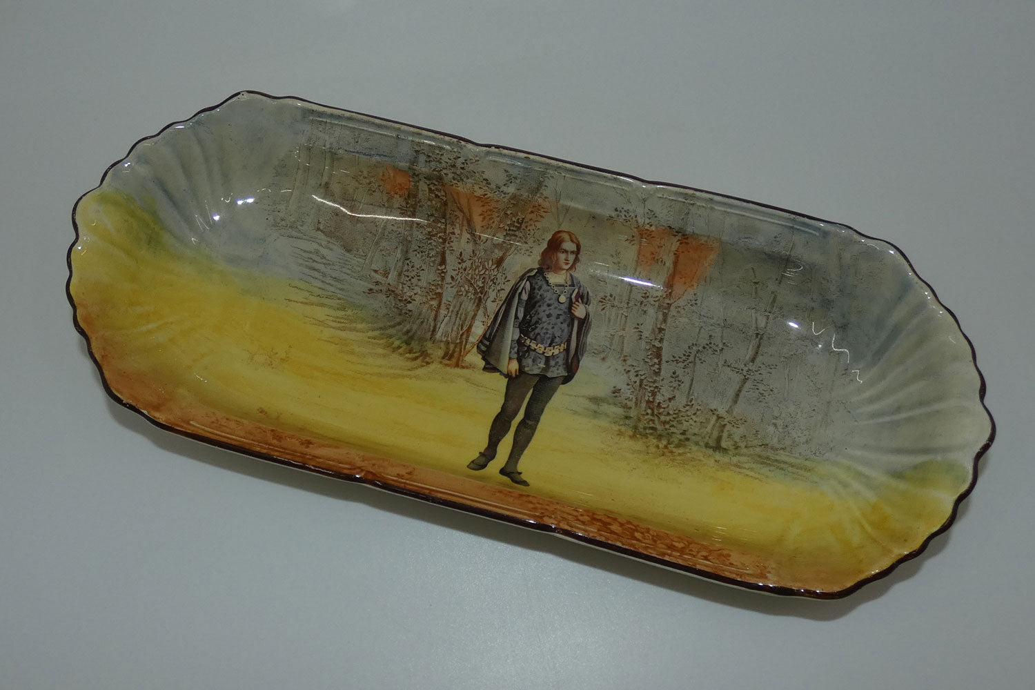 royal-doulton-shakespearean-hamlet-tray-d3596