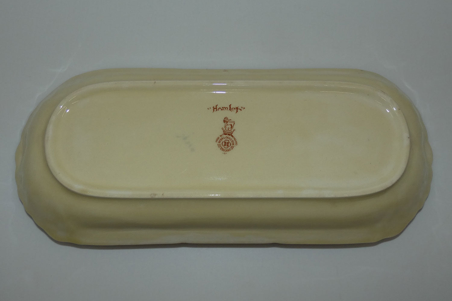 royal-doulton-shakespearean-hamlet-tray-d3596