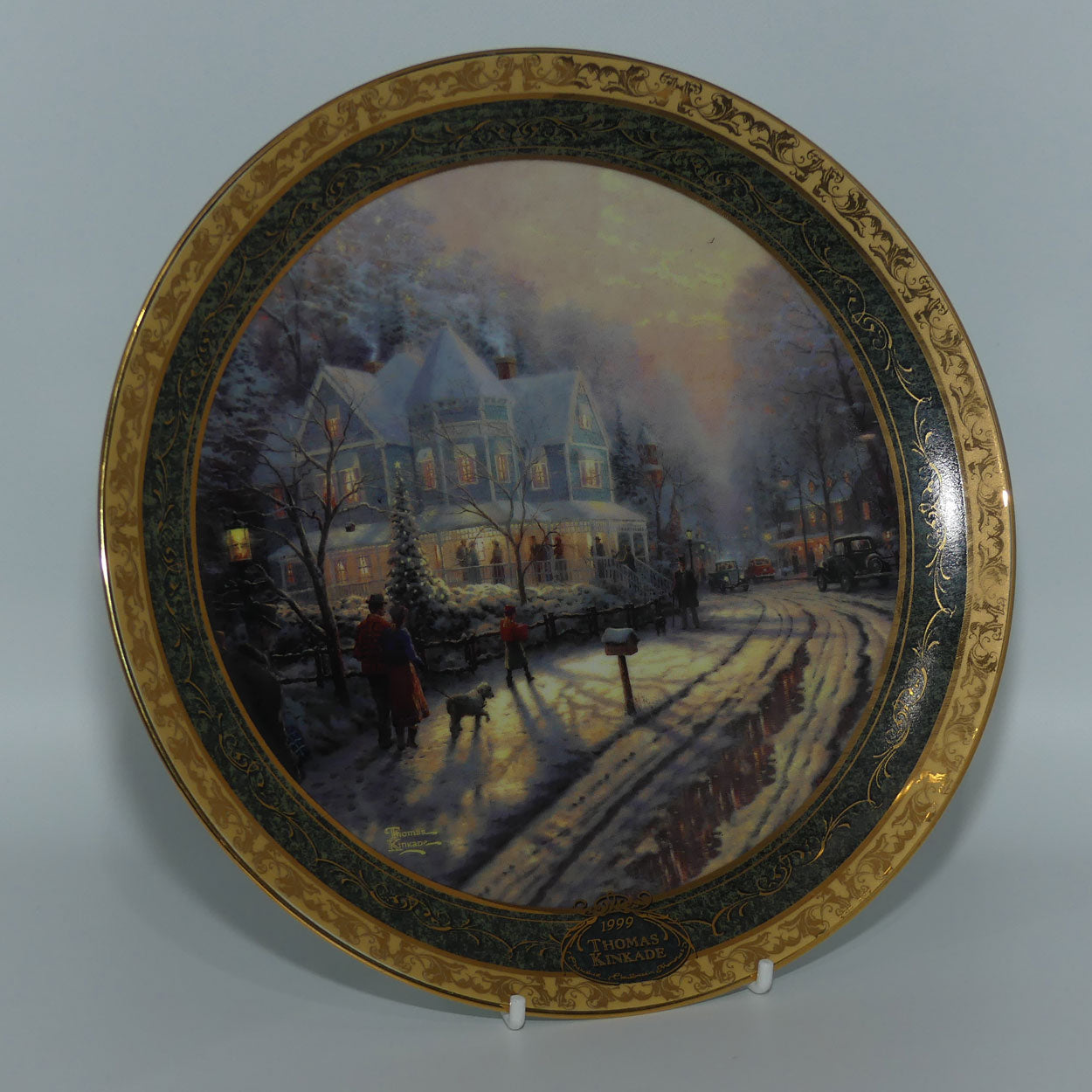 bradex-84-b11-447-1-plate-cherished-christmas-memories-a-holiday-gathering