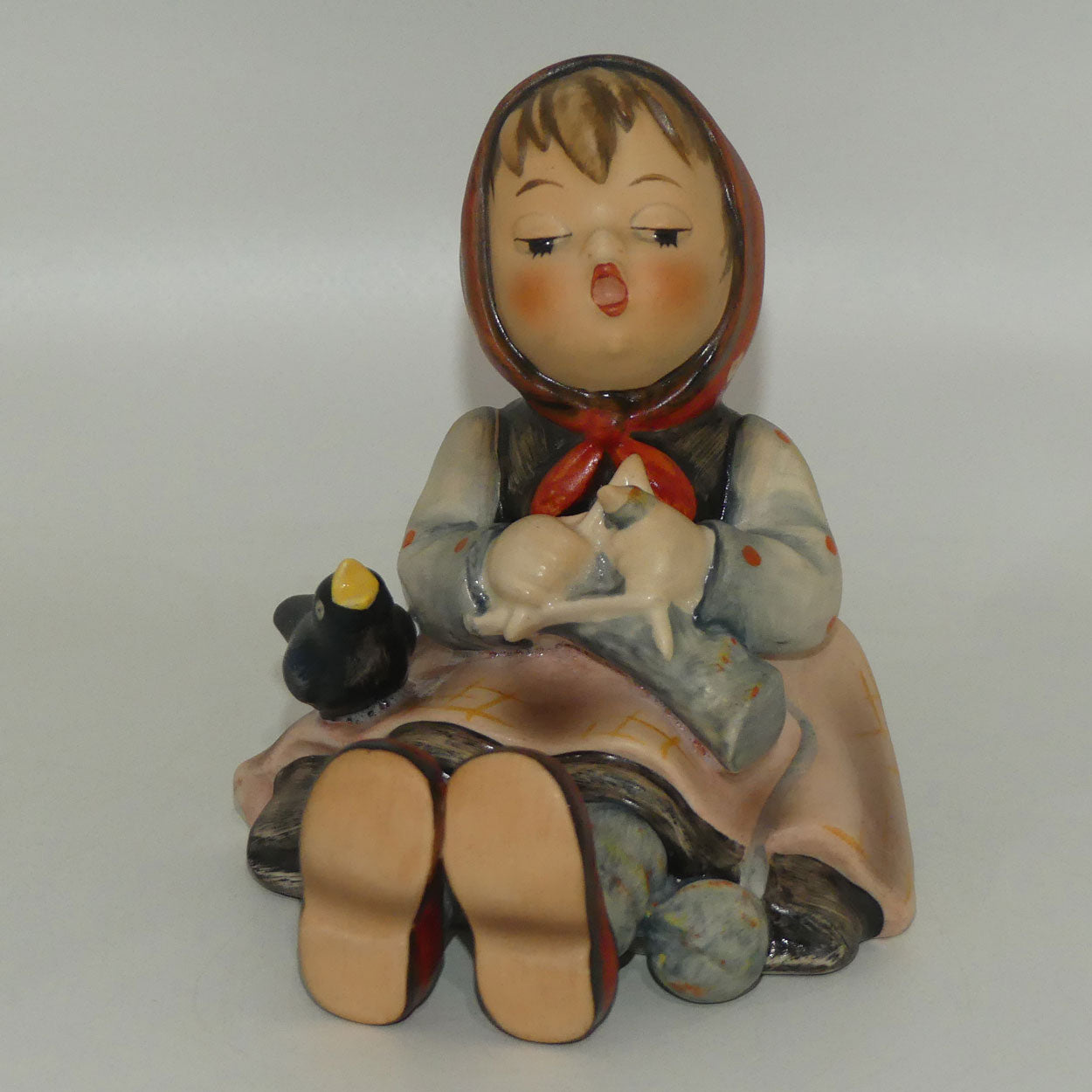 hum69-mi-hummel-figure-happy-pastime