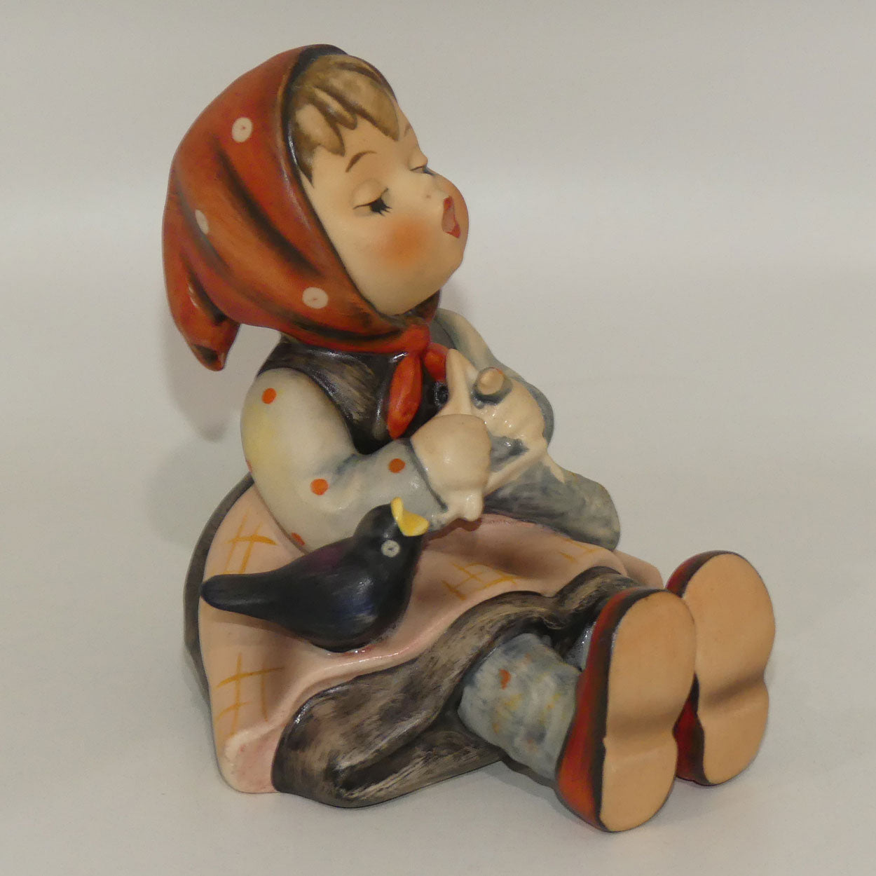 hum69-mi-hummel-figure-happy-pastime