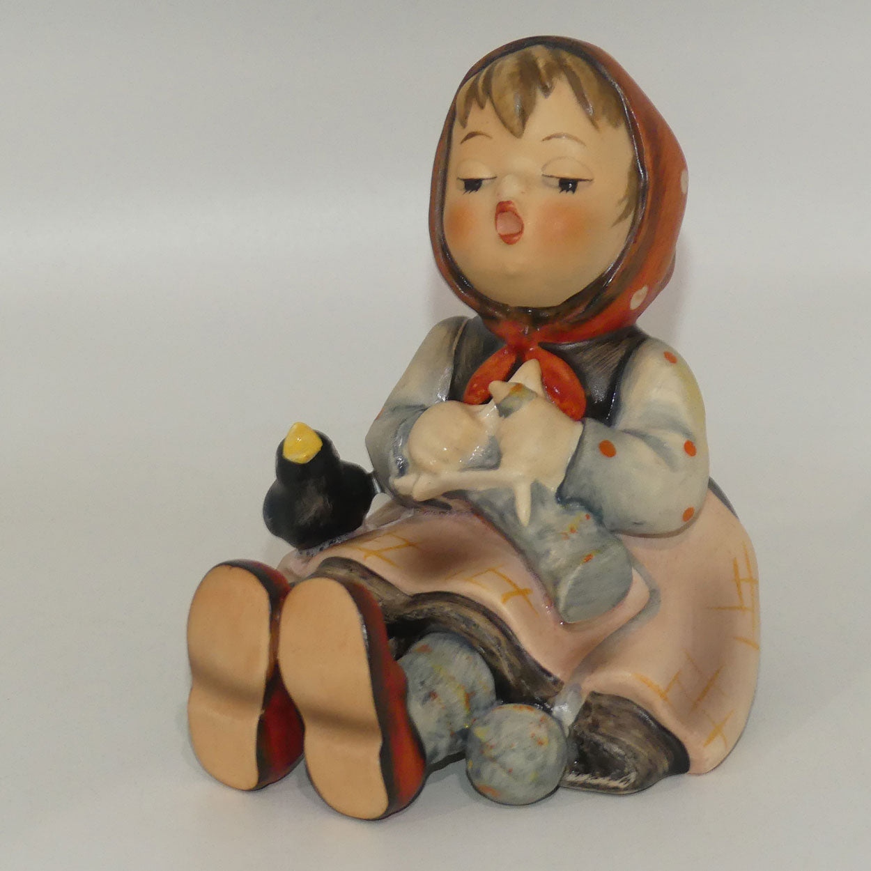 hum69-mi-hummel-figure-happy-pastime