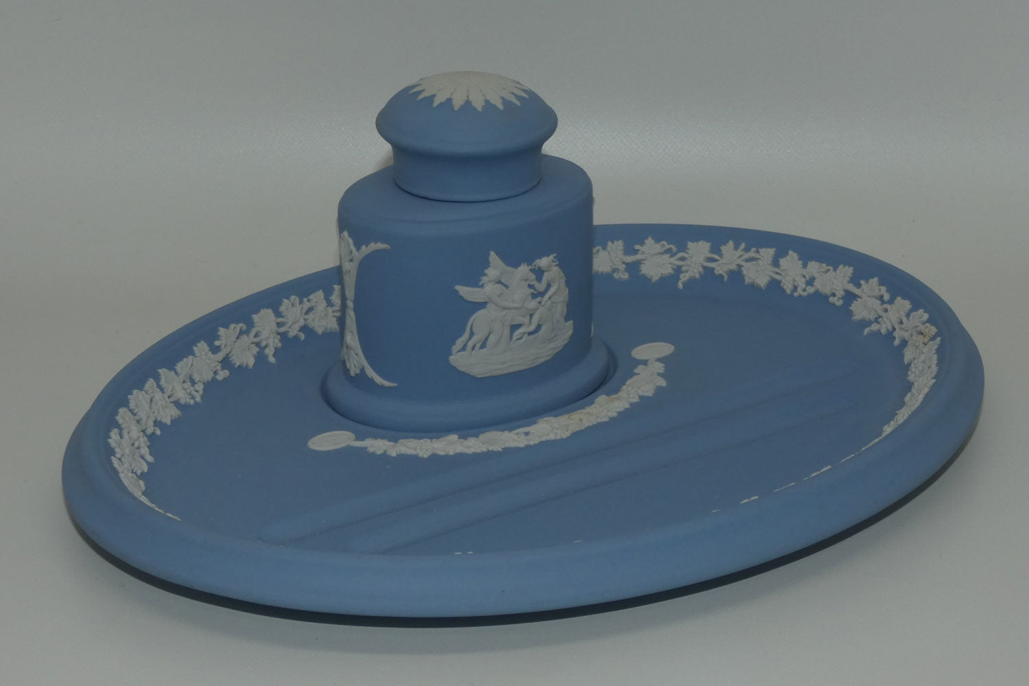 wedgwood-jasper-white-on-blue-homer-inkpot-and-stand