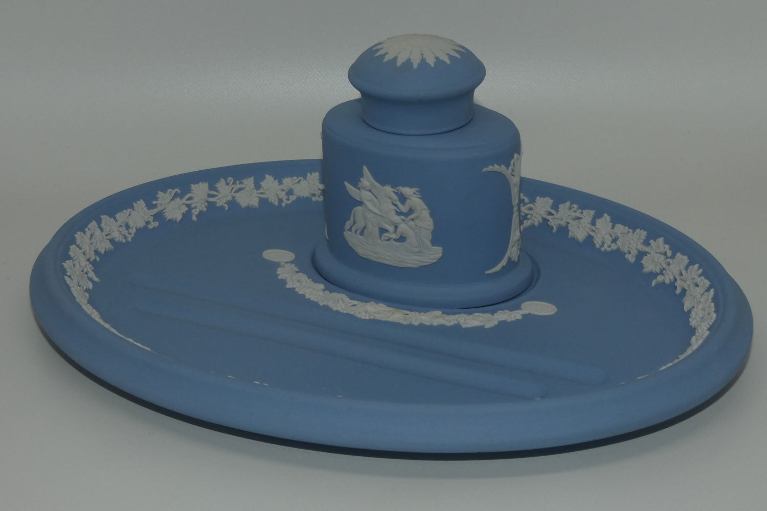 wedgwood-jasper-white-on-blue-homer-inkpot-and-stand
