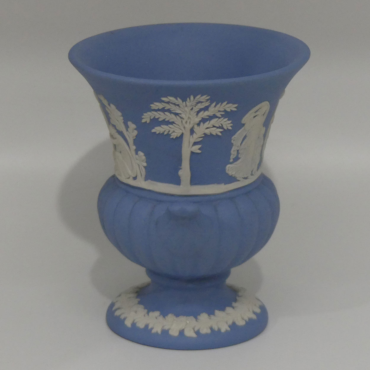 wedgwood-jasper-white-on-pale-blue-maidens-campagna-shape-vase