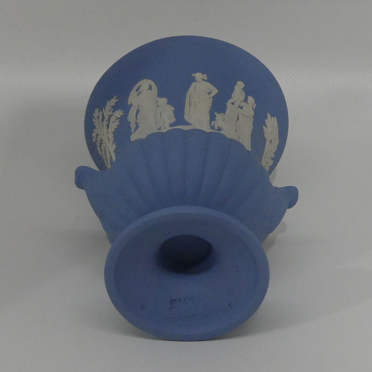 wedgwood-jasper-white-on-pale-blue-maidens-campagna-shape-vase