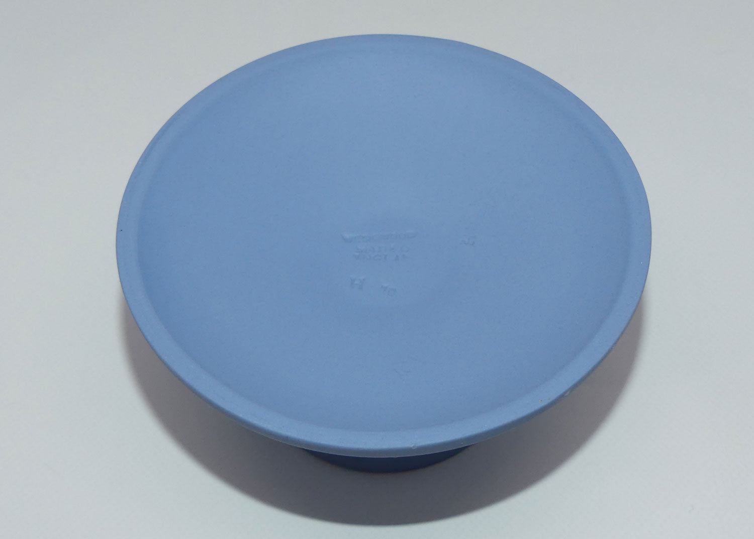 wedgwood-jasper-white-on-pale-blue-acorn-candleholder