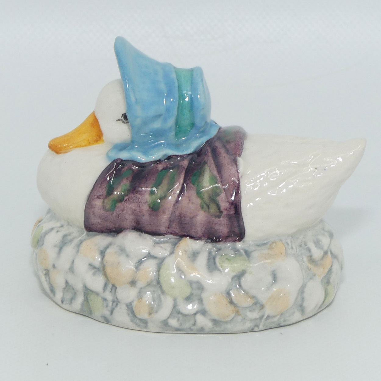 beswick-beatrix-potter-jemima-puddleduck-made-a-feather-nest-bp3b-purple-2