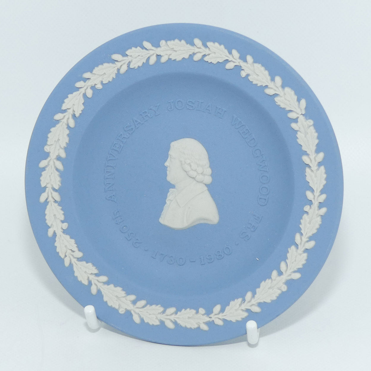 wedgwood-jasper-white-on-pale-blue-250th-anniversary-josiah-wedgwood-1730-1980