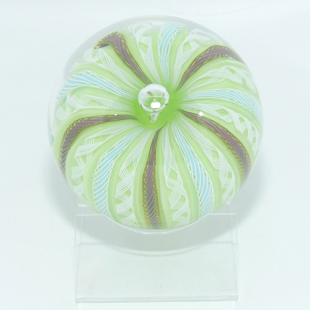 john-deacons-scotland-bubble-crown-large-paperweight-lime