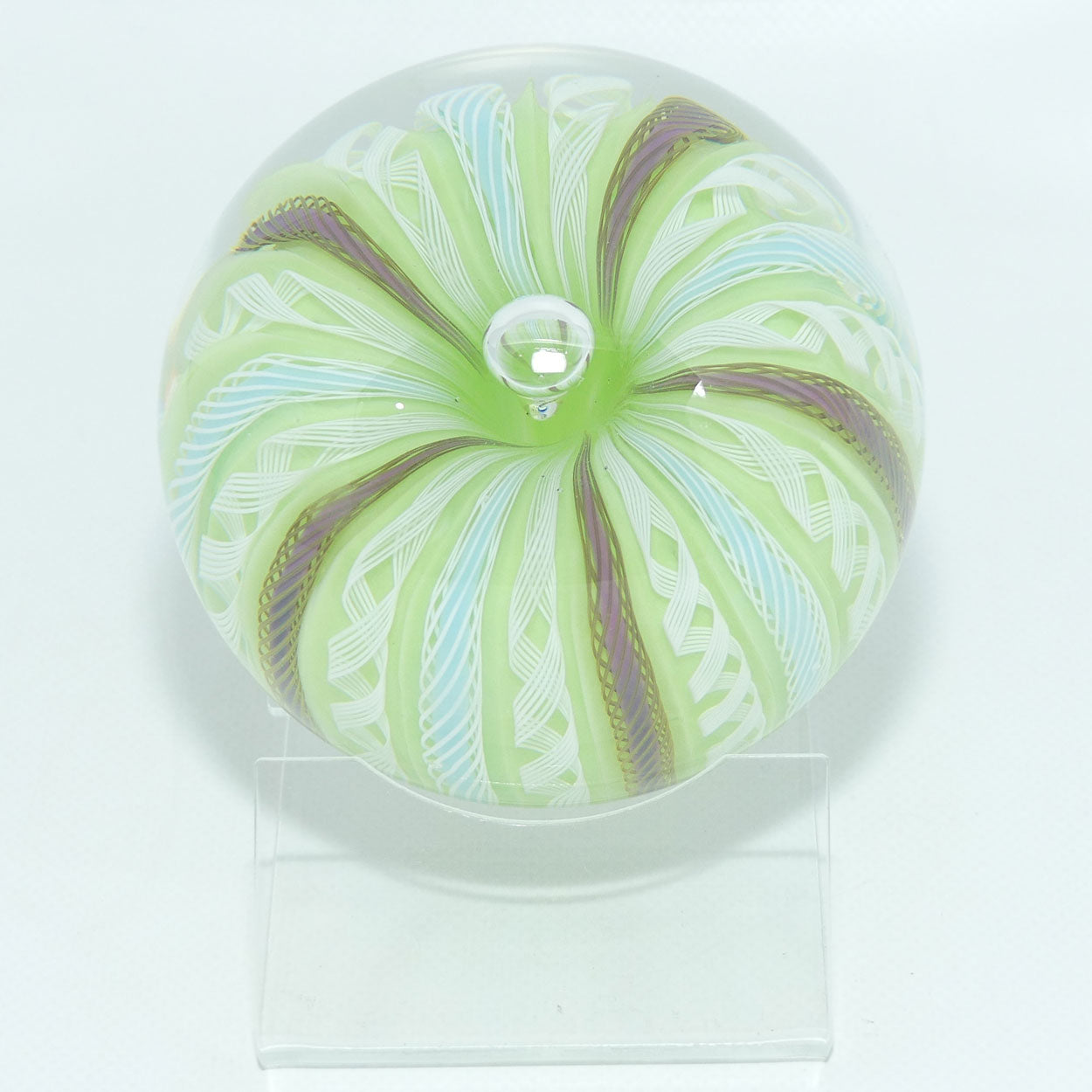 john-deacons-scotland-bubble-crown-large-paperweight-lime