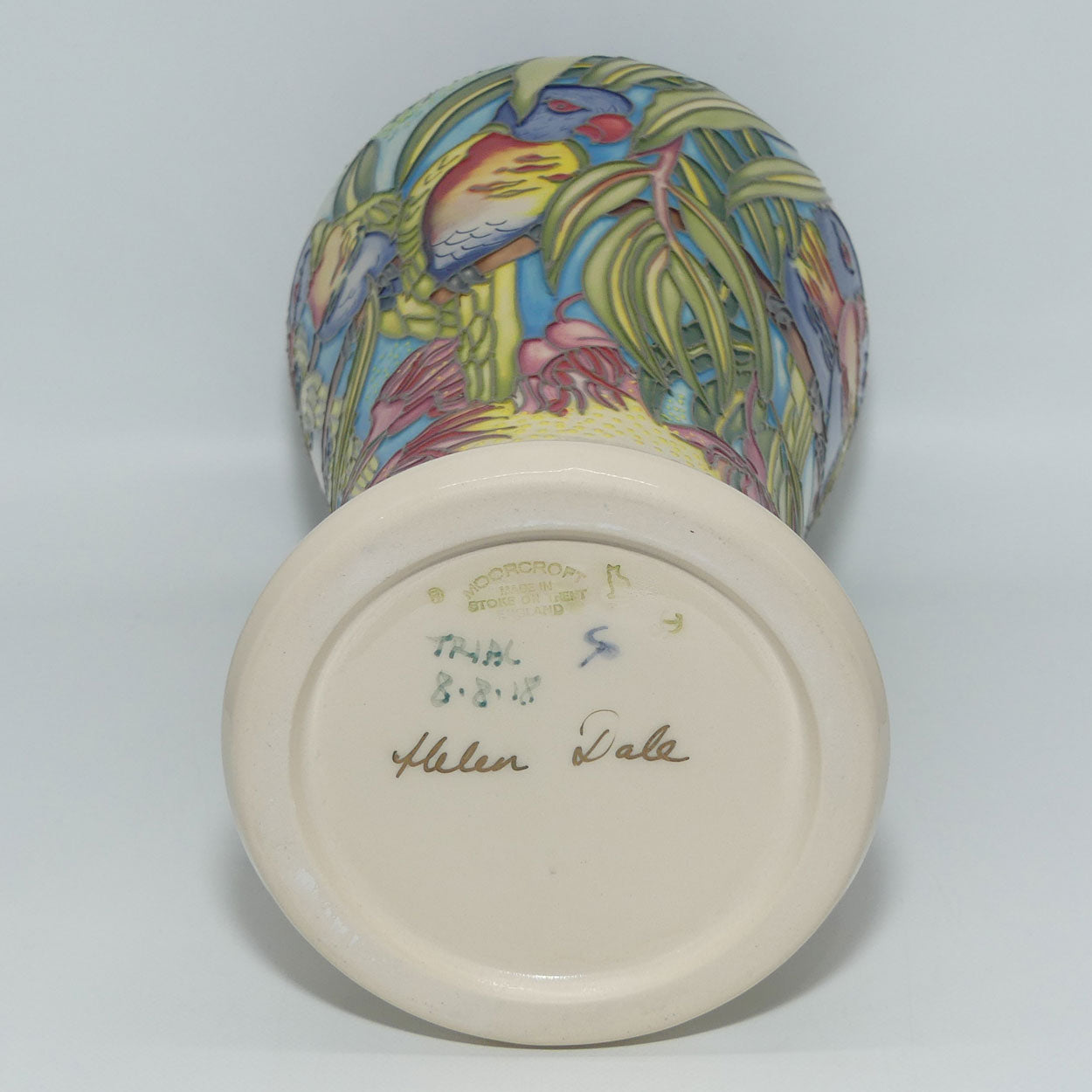 Moorcroft Australian Exclusive Rainbow Lorikeets 95/10 vase Trial