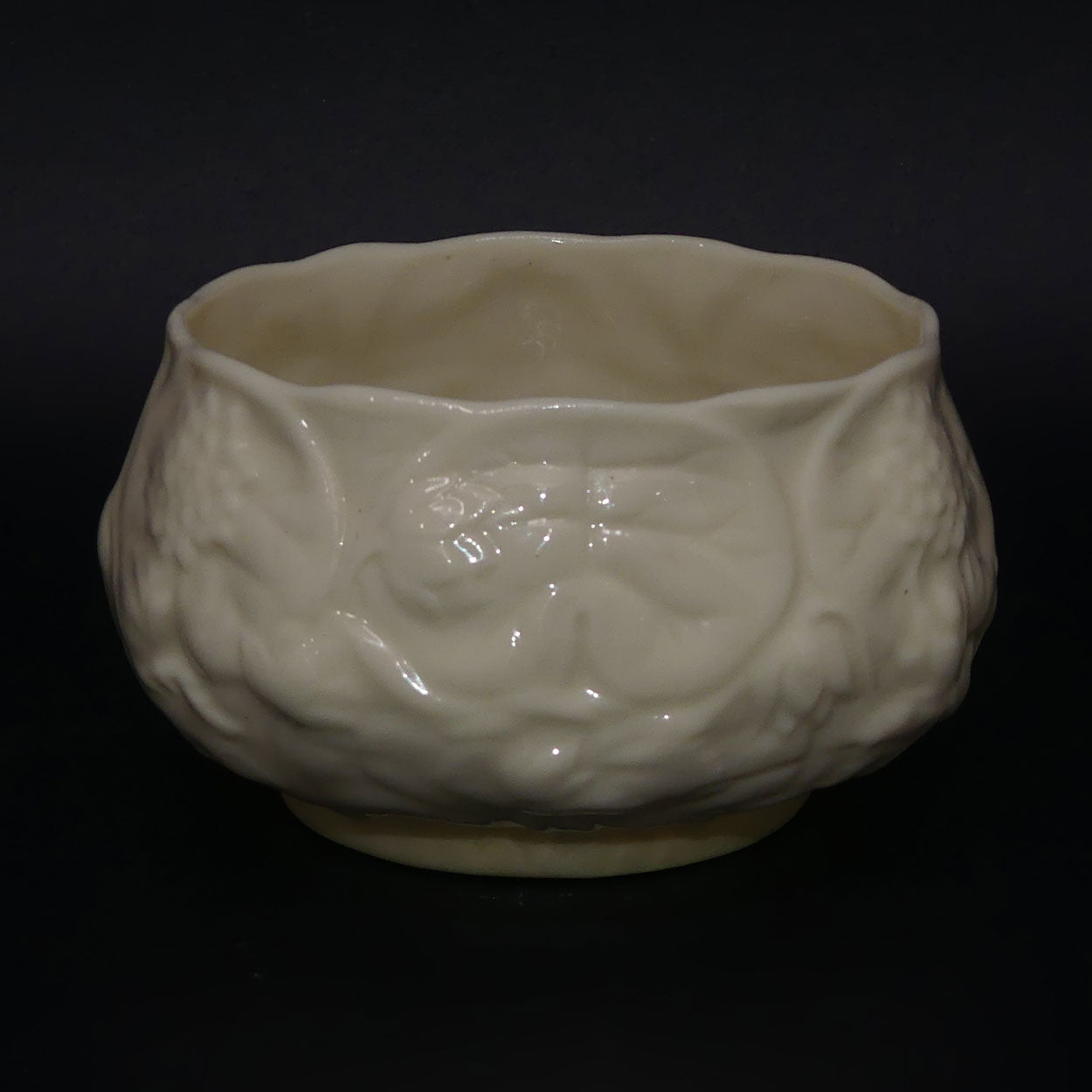 belleek-lotus-sugar-bowl-gold-mark