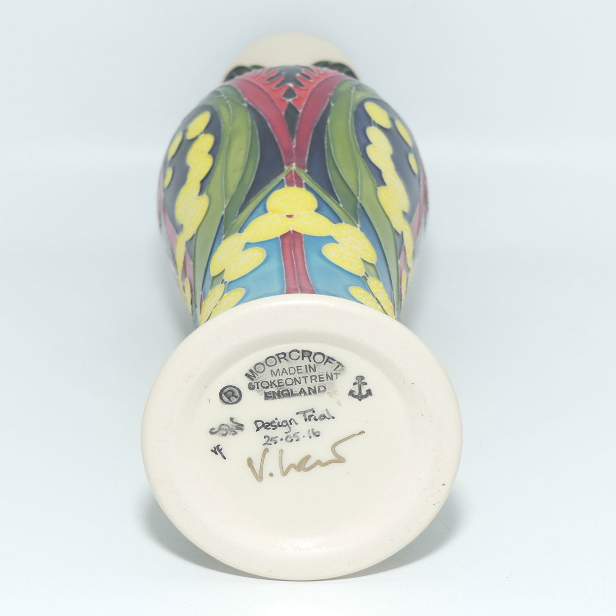 Moorcroft Mandurah 93/10 vase | Australian Exclusive Design Trial