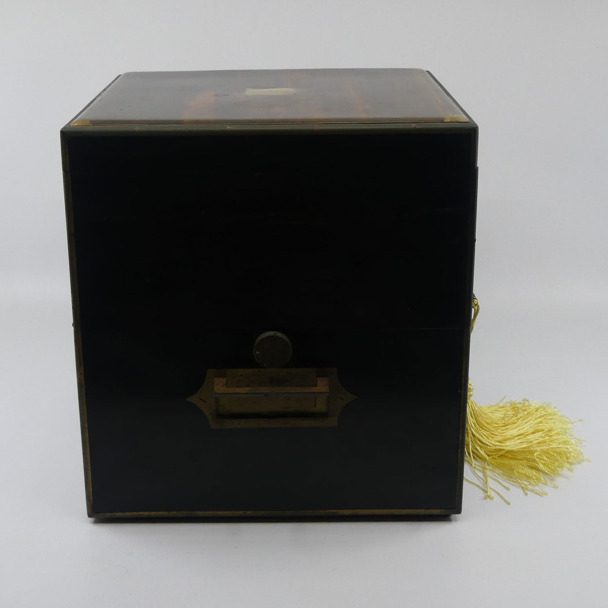eight-day-marine-chronometer-in-ebony-and-strung-case-c-1910