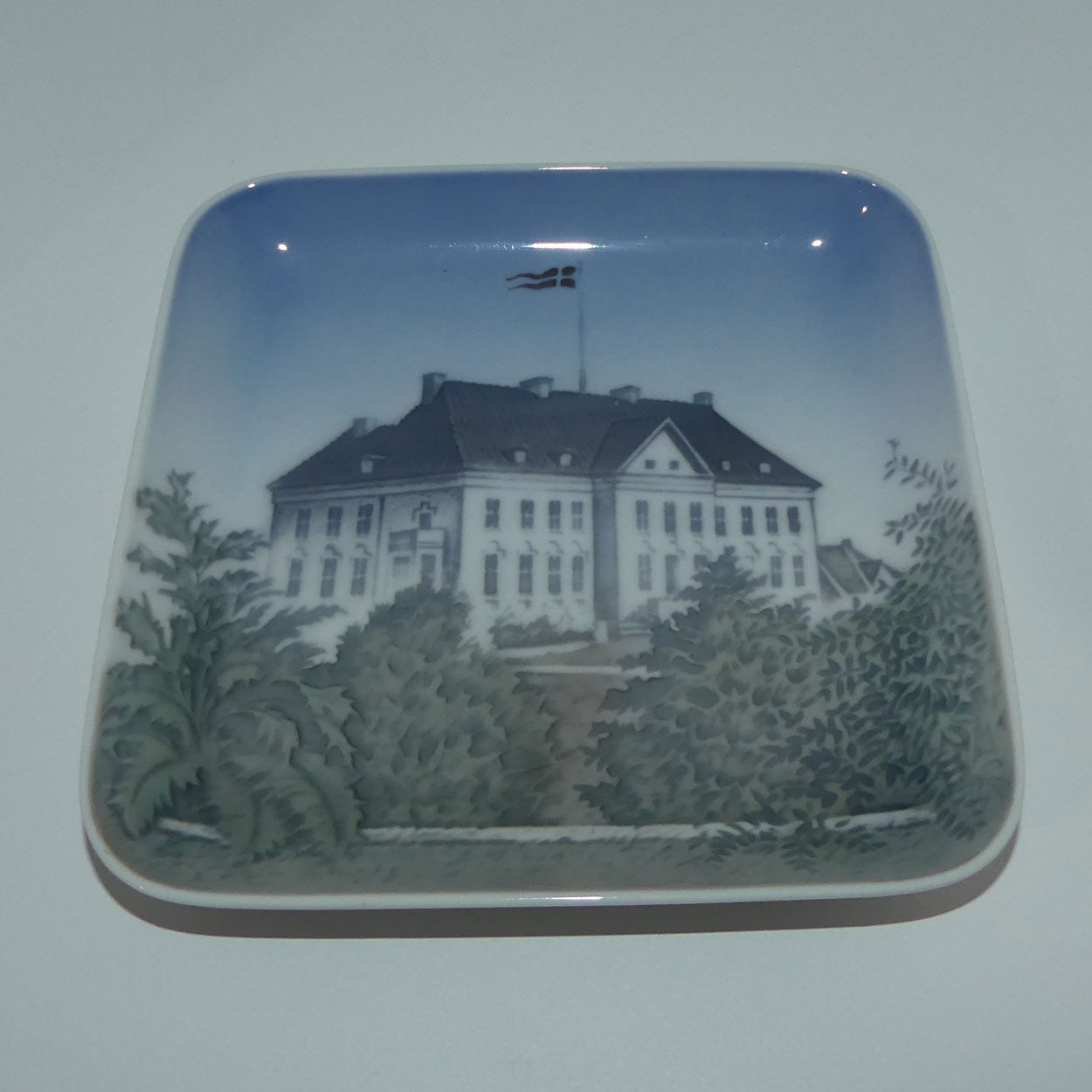 bing-and-grondahl-square-tray-marselisborg