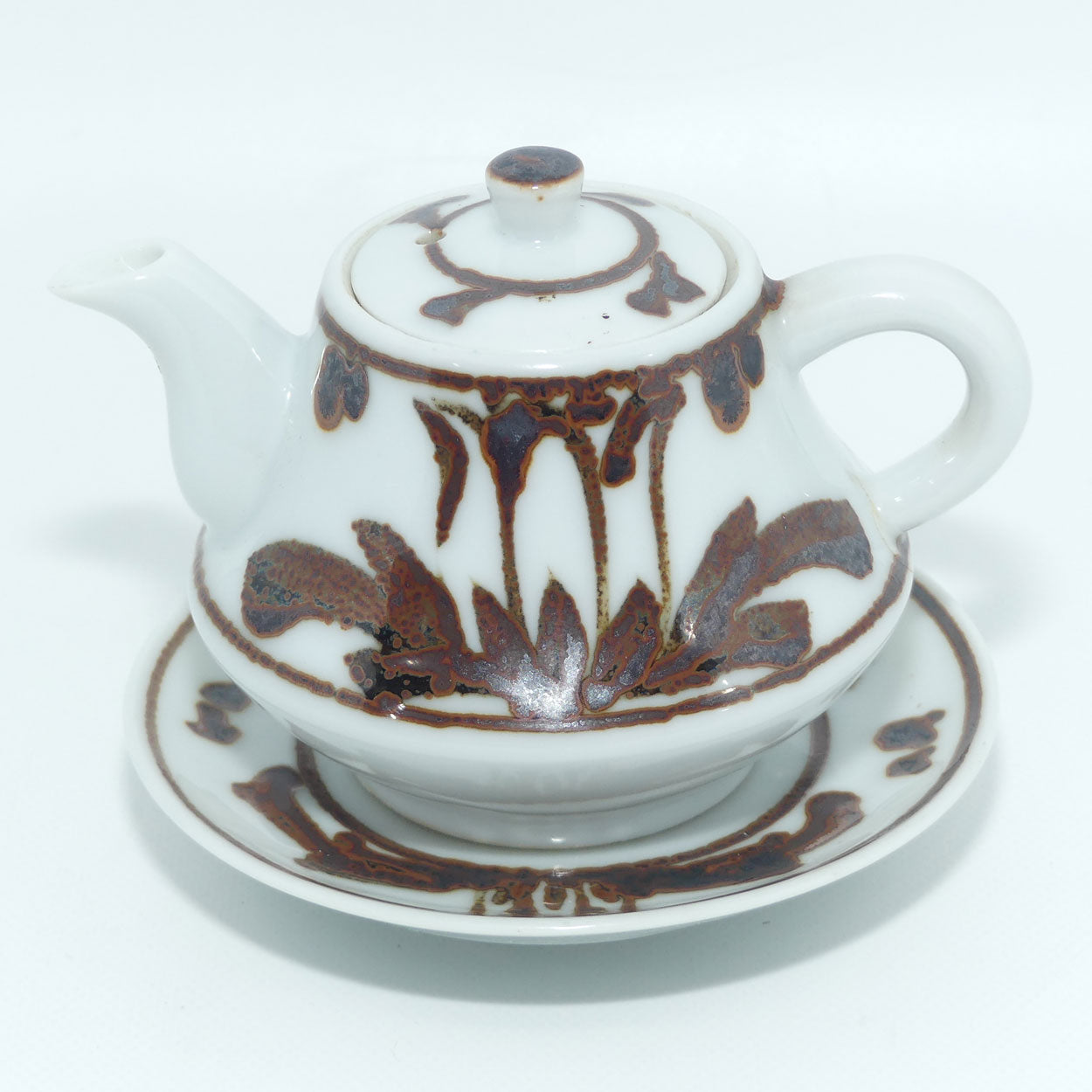 oriental-miniature-tea-pot-and-stand