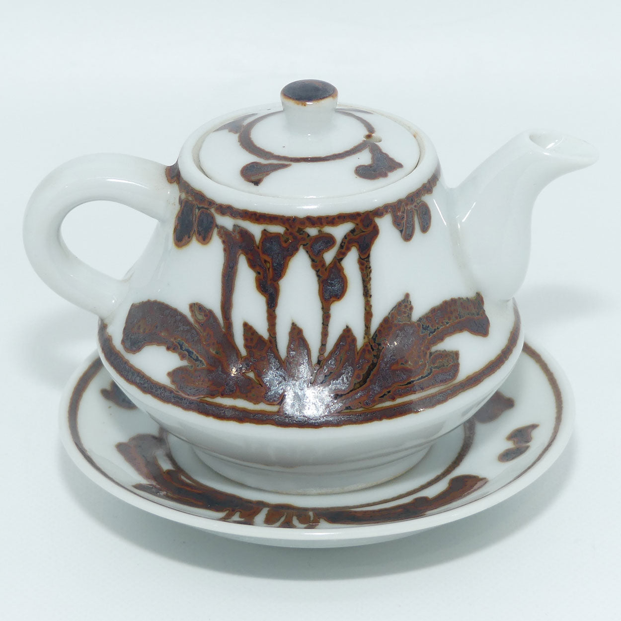 oriental-miniature-tea-pot-and-stand