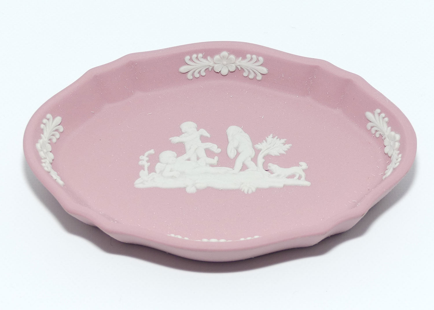 Wedgwood Jasper | White on Pink | Cherubs mini oval tray