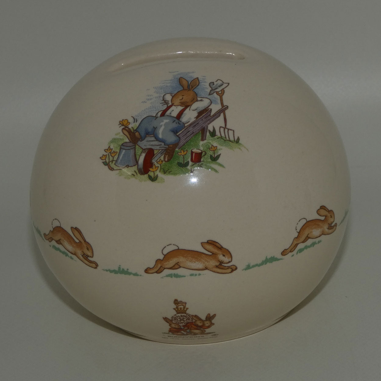 royal-doulton-bunnykins-money-ball-playing-in-treehouse-rest-awhile