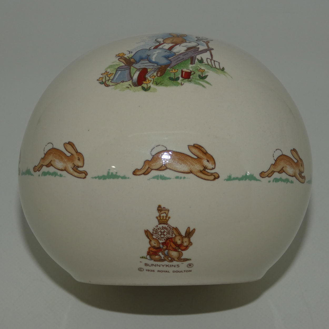 royal-doulton-bunnykins-money-ball-playing-in-treehouse-rest-awhile