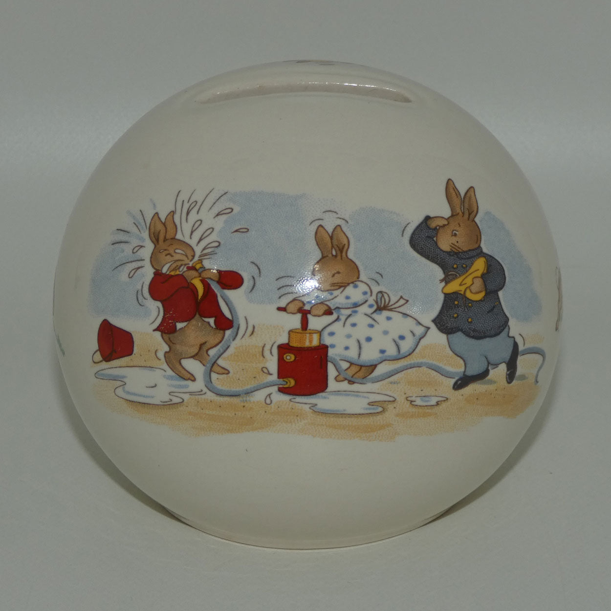 royal-doulton-bunnykins-money-ball-pumping-water