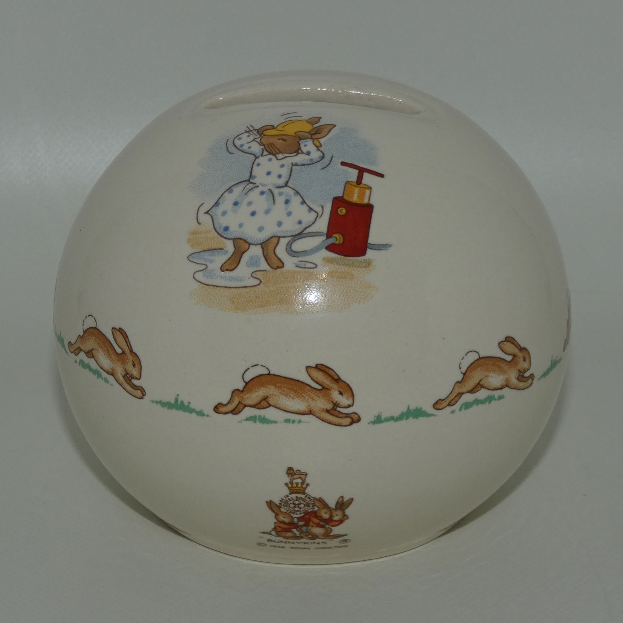 royal-doulton-bunnykins-money-ball-pumping-water