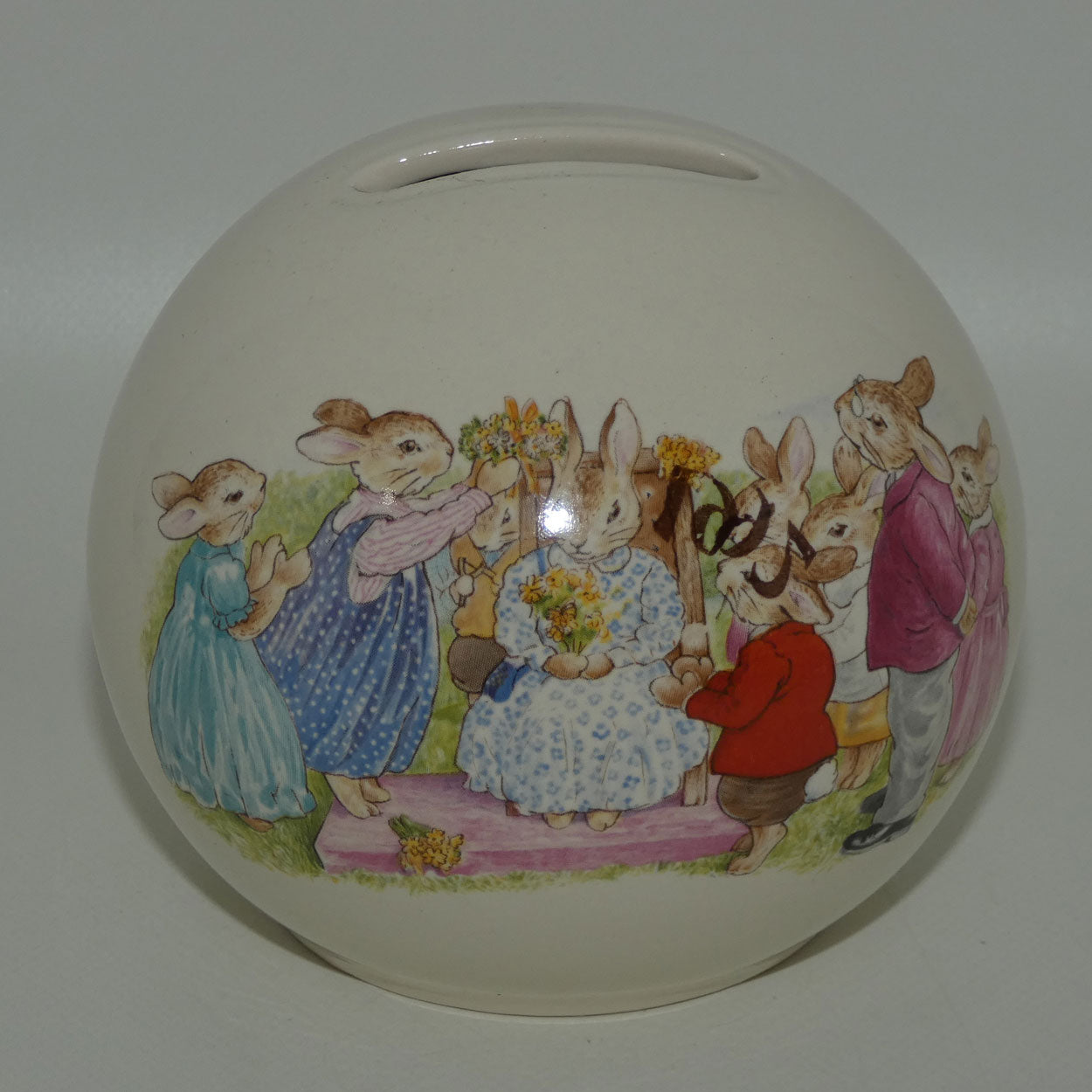 royal-doulton-bunnykins-money-ball-queen-of-the-may-1992-events
