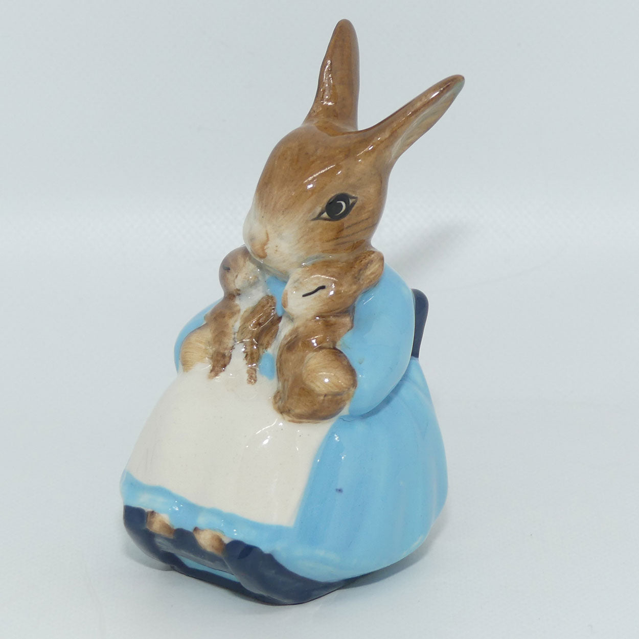 beswick-beatrix-potter-mrs-rabbit-and-bunnies-bp3b