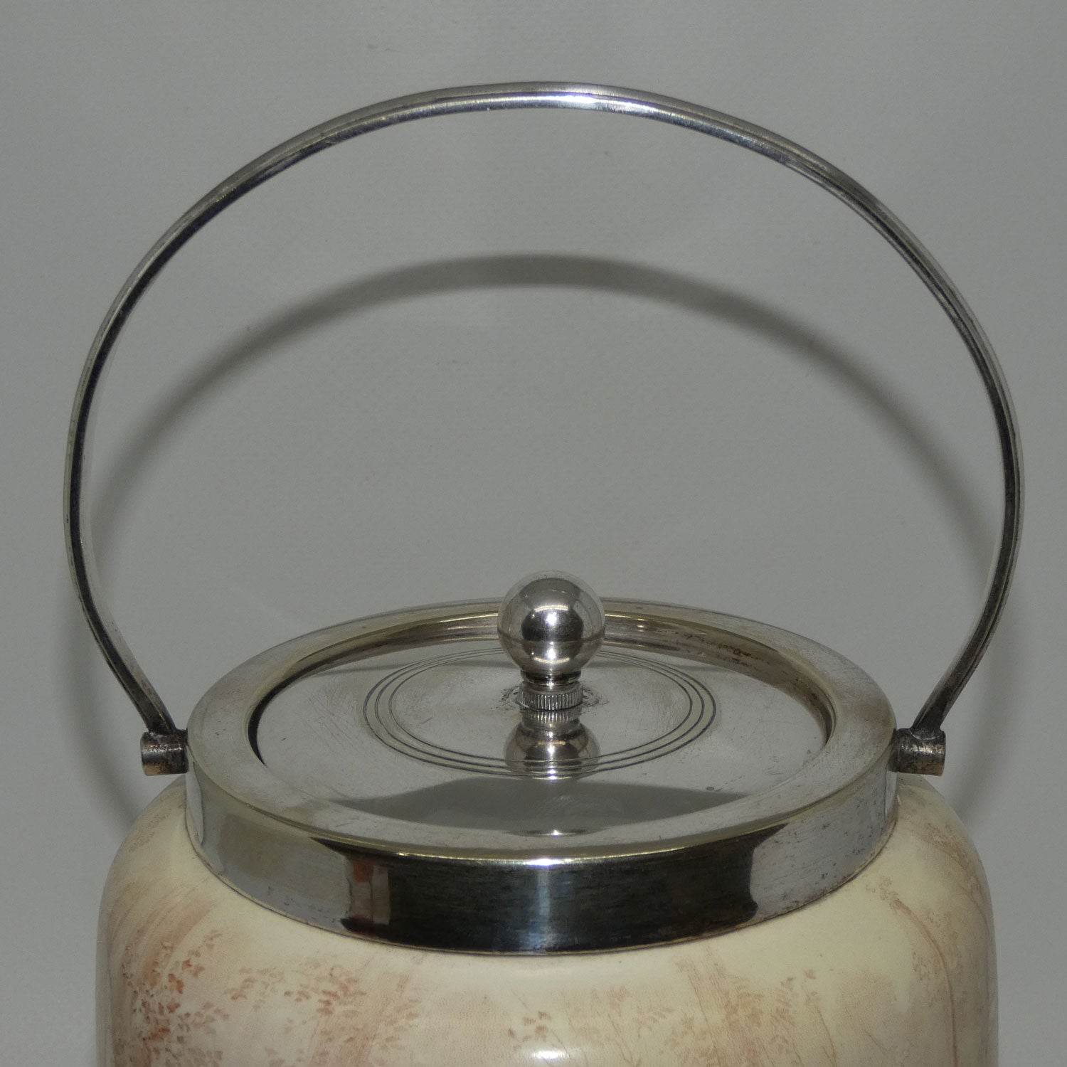 royal-doulton-shakespearean-orlando-biscuit-barrel-d3746