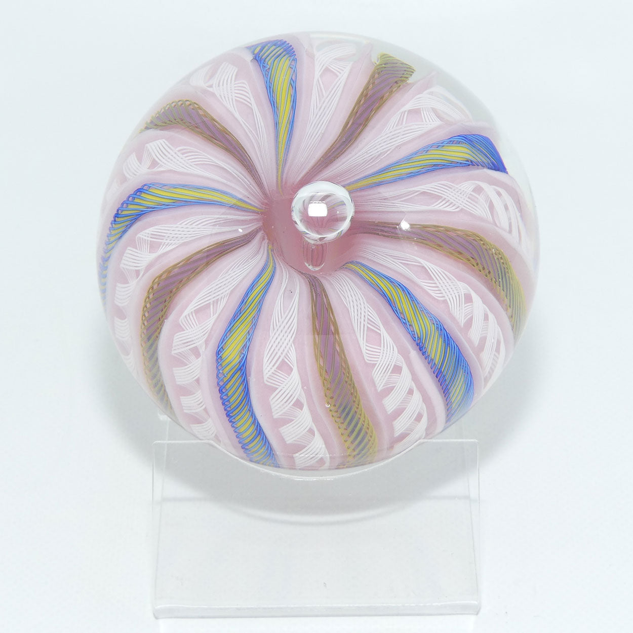 john-deacons-scotland-bubble-crown-large-paperweight-pink