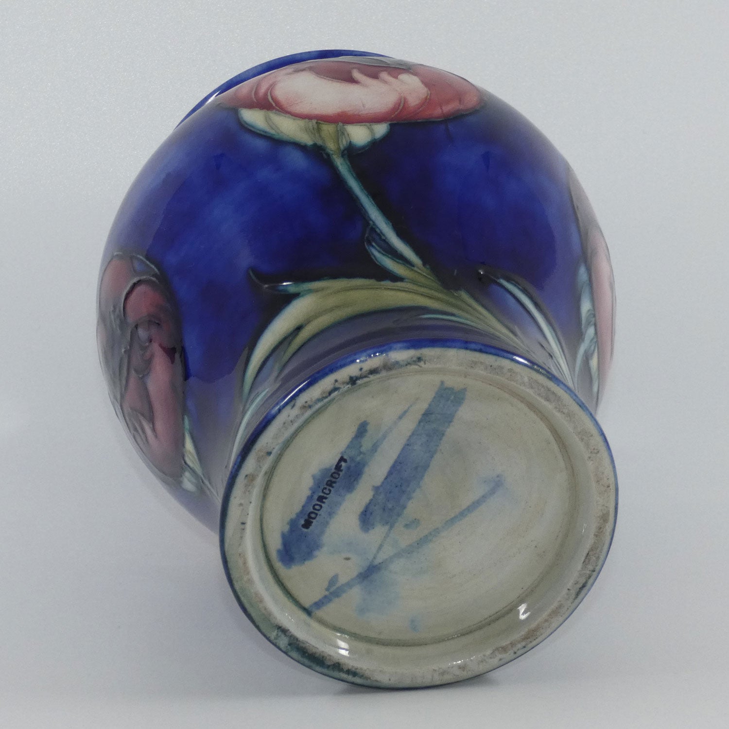 william-moorcroft-poppies-squat-bulbous-vase-large-poppies