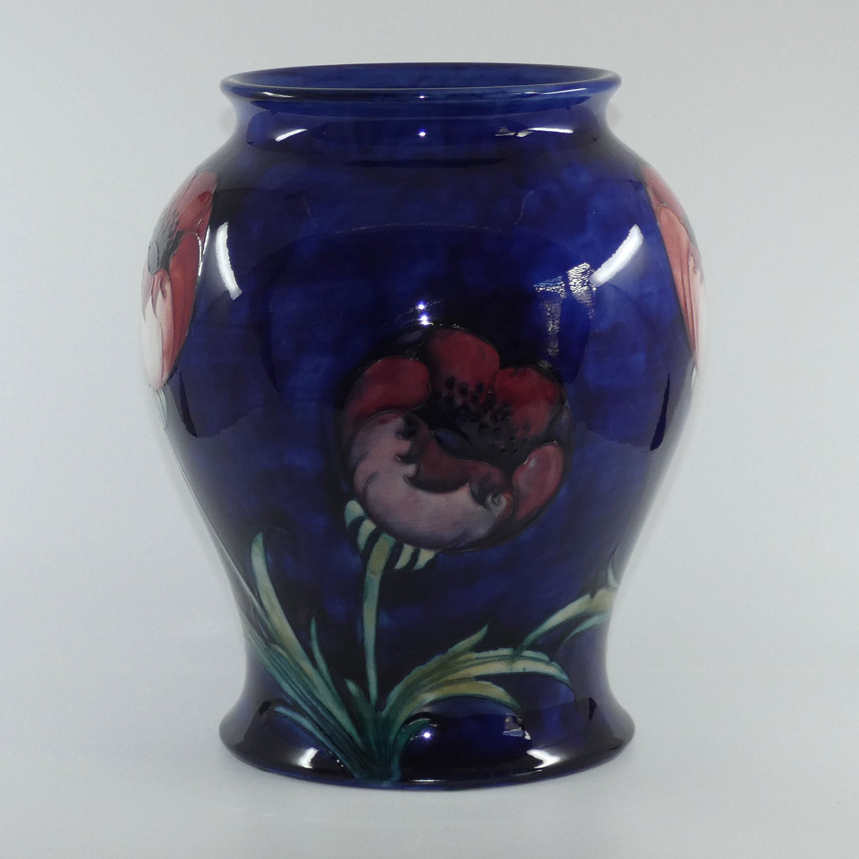 william-moorcroft-poppies-extra-large-bulbous-vase-large-poppies