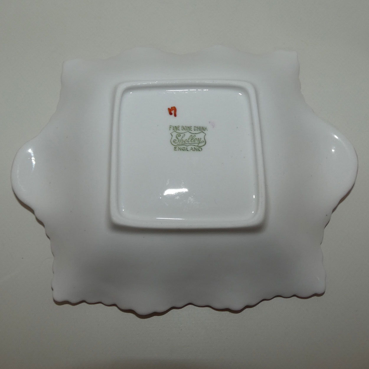 shelley-dainty-shape-primrose-dish-tab-handles