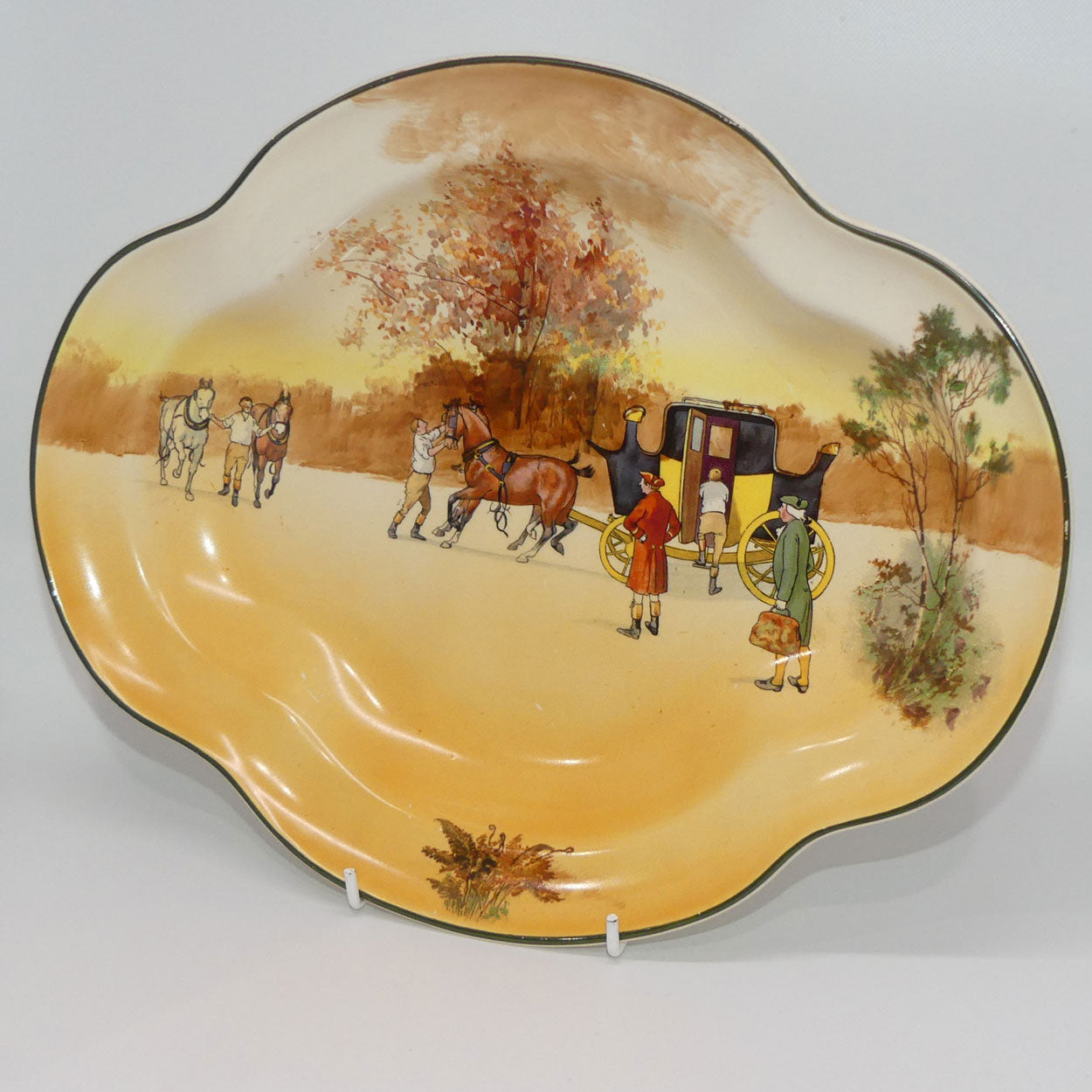 royal-doulton-coaching-days-quatrefoil-shaped-bowl-d2716